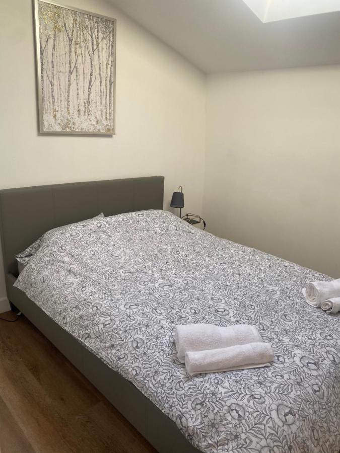 2 Bedroom Central Apartment Leek Exterior photo