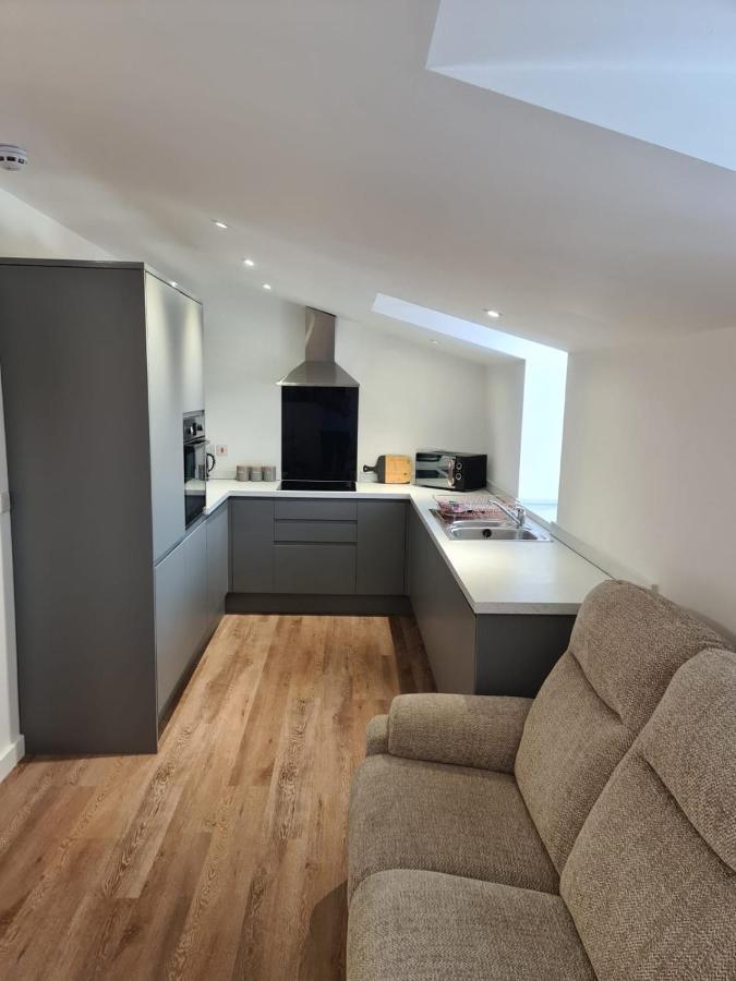 2 Bedroom Central Apartment Leek Exterior photo