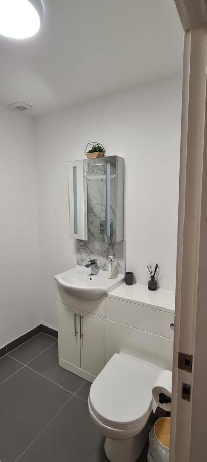 2 Bedroom Central Apartment Leek Exterior photo